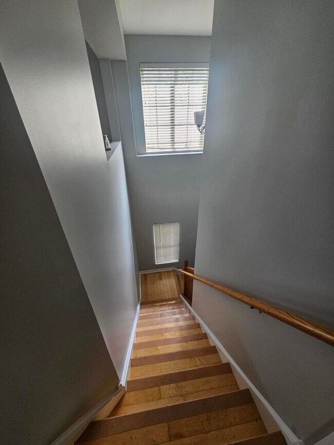 Building Photo - 2935 Rutland Cir