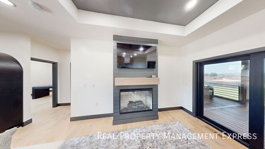 Building Photo - 313 N Red Spruce Ave