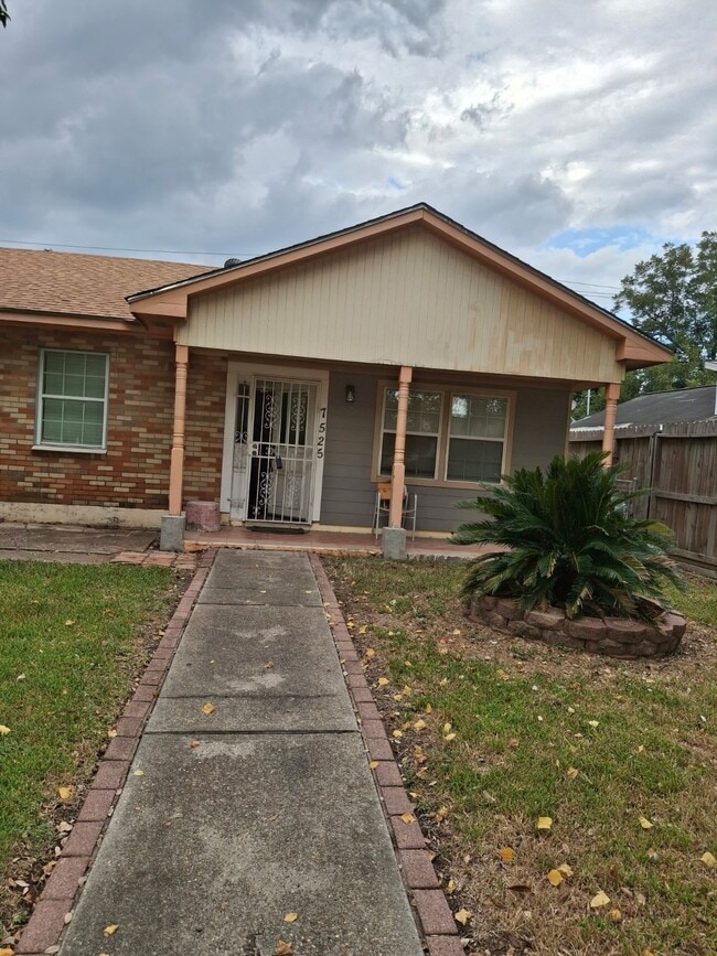 Building Photo - 7525 Edna St