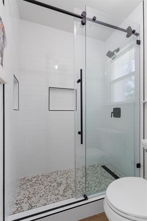 Building Photo - 9730 Anderson Village Dr