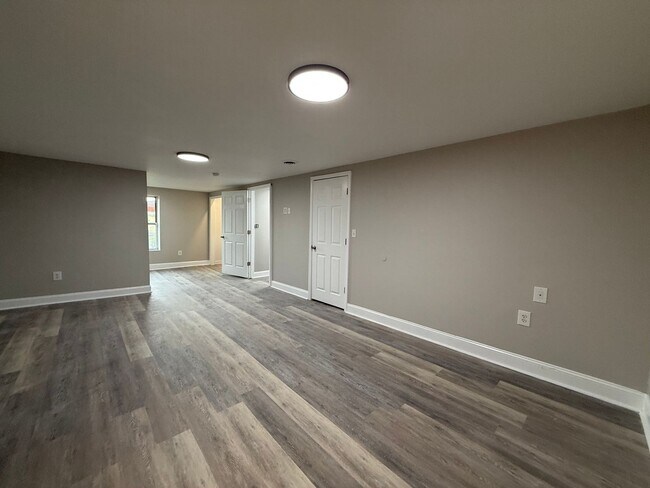 Building Photo - Old Tusculum Rd Apartments