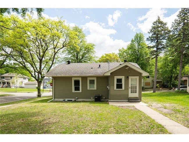 Building Photo - 3555 N Queen Ave