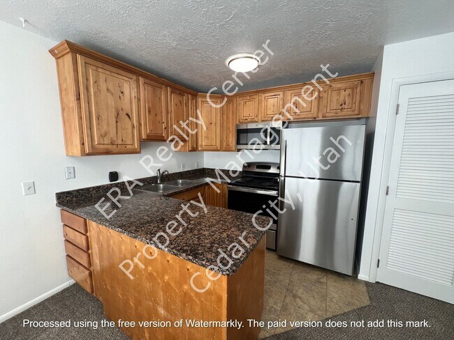 Building Photo - 576 W 1045 N