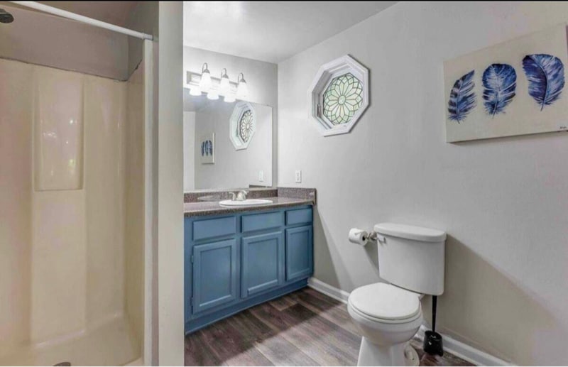 Building Photo - 790 Oak Dr