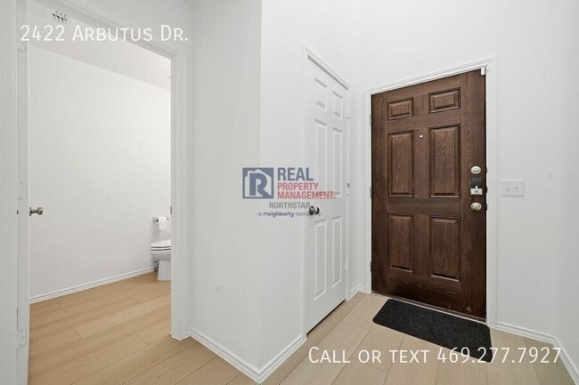 Building Photo - 2422 Arbutus Dr