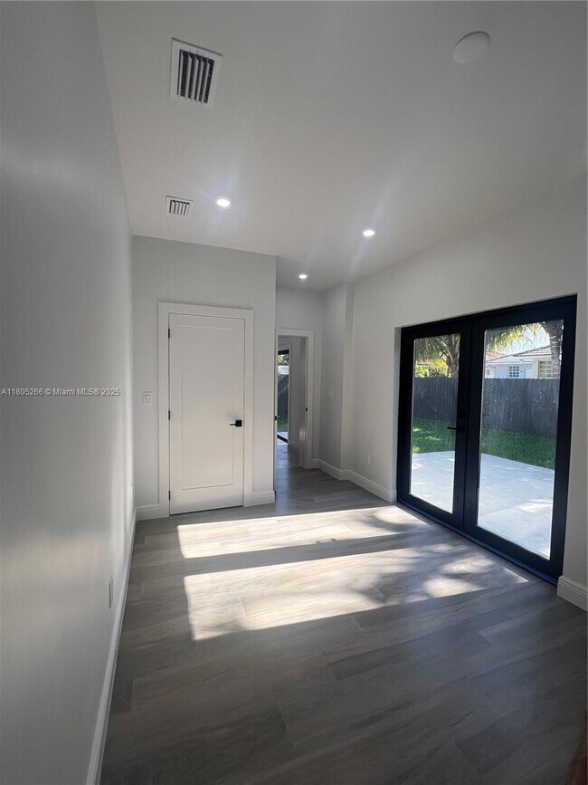 Building Photo - 2682 SW 139th Pl