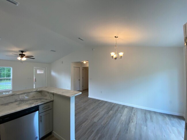 Building Photo - Custom Home - Desirable SW Ocala neighborh...