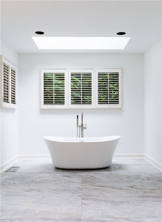 Building Photo - 155 Worth Dr NW