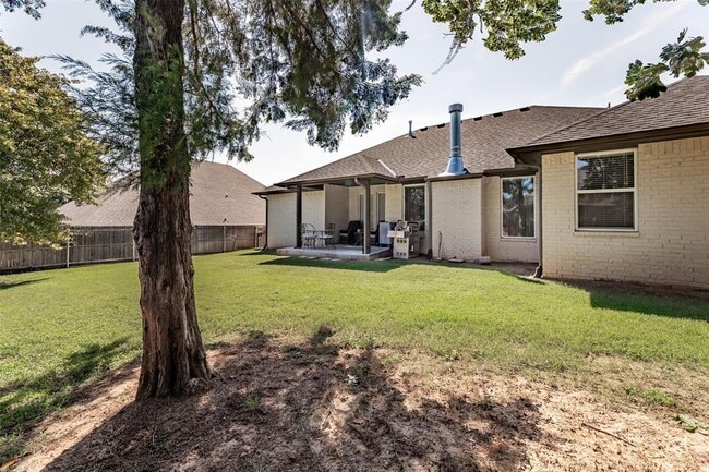 Building Photo - 2429 Rumble Ct