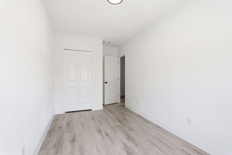 Building Photo - 1214 Pace Dr NW