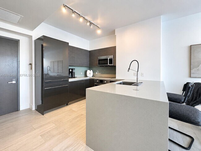 Building Photo - 1080 Brickell Ave