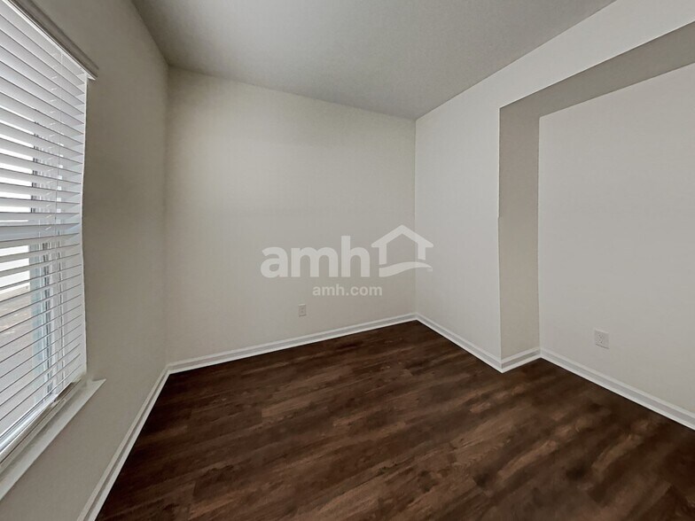 Building Photo - 5034 Twin River Dr