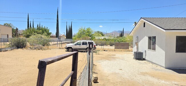 Building Photo - 7616 Barberry Ave