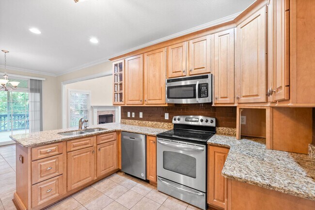 Building Photo - Gorgeous Upscale Home in the Gated Savanna...