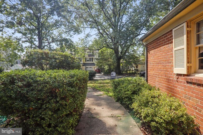 Building Photo - 3303 Winnett Rd