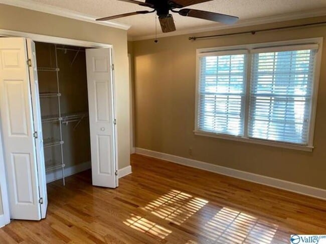 Building Photo - 206 Westchester Ave SW