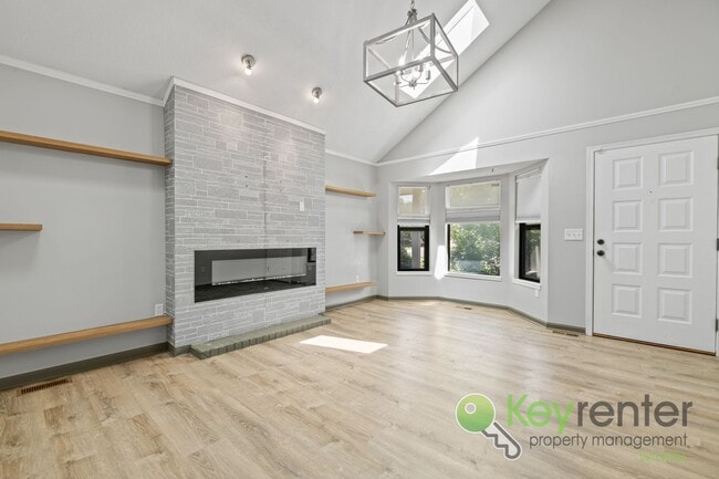 Building Photo - 3 Bedroom | 3 Bathroom - Ready to Entertai...