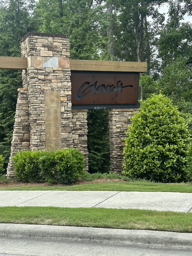 Building Photo - Like New Townhome in Cary