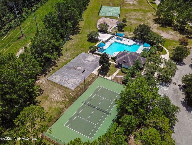 Building Photo - 721 Hazelmoor Ln