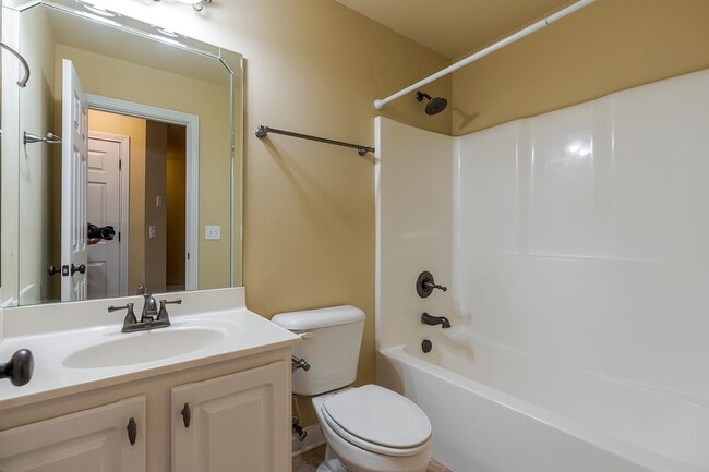 Building Photo - Beautiful Townhome located in the highly desirable Beaumont neighborhood of Lexington.