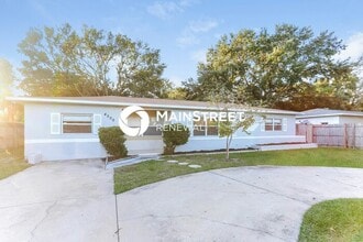 Building Photo - 3 Bedroom Pet-Friendly Home in St Petersburg, FL with Main Street Renewal