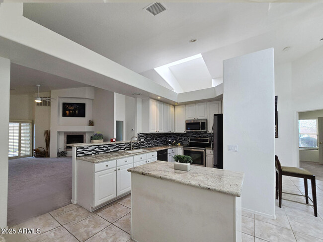 Building Photo - 6510 S Hazelton Ln