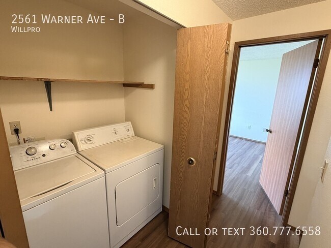 Building Photo - 2561 Warner Ave