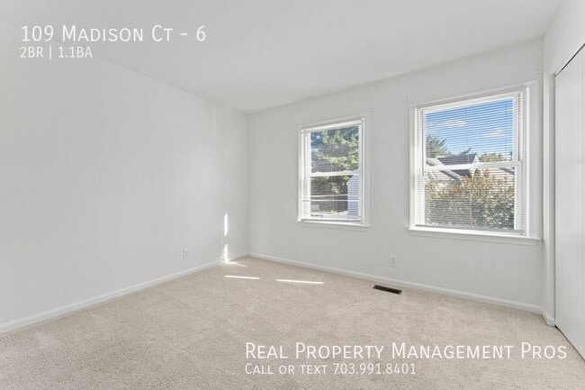 Building Photo - 109 Madison Ct
