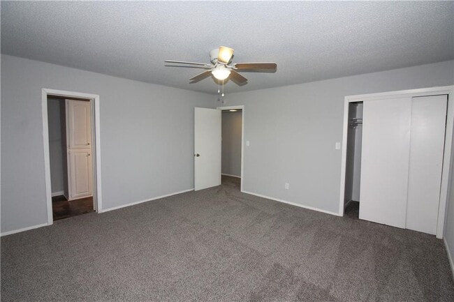 Building Photo - 2210 Kinyon Rd