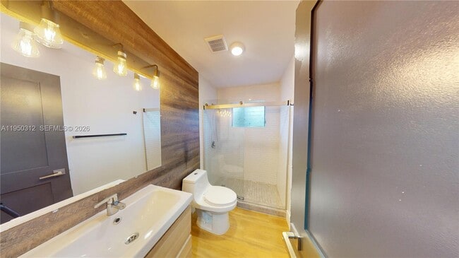 Building Photo - 404 NW 21st Terrace