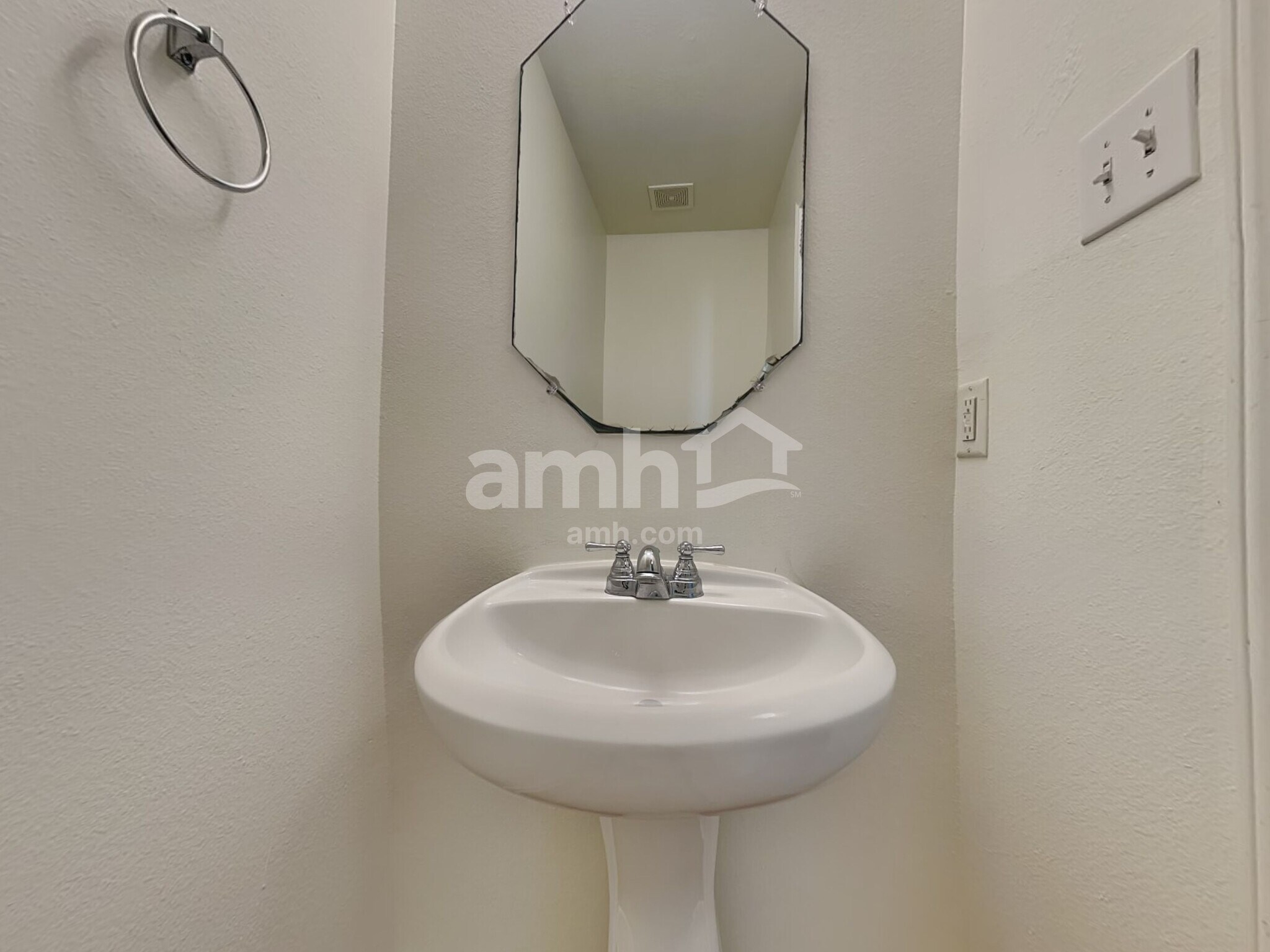 Building Photo - 19414 Dry Canyon Ct