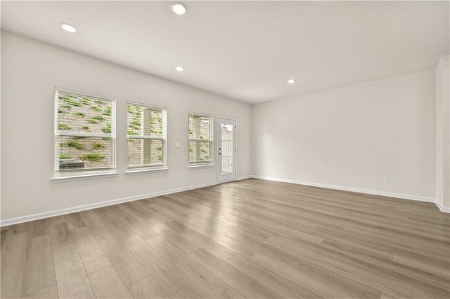 Building Photo - 3635 Shore Wood Ave