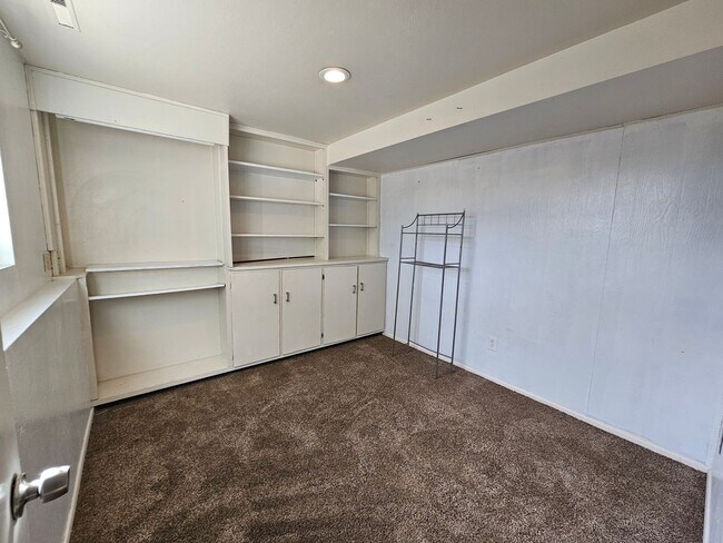 Building Photo - 3 Bed 2 Bath Home in North East Colorado S...