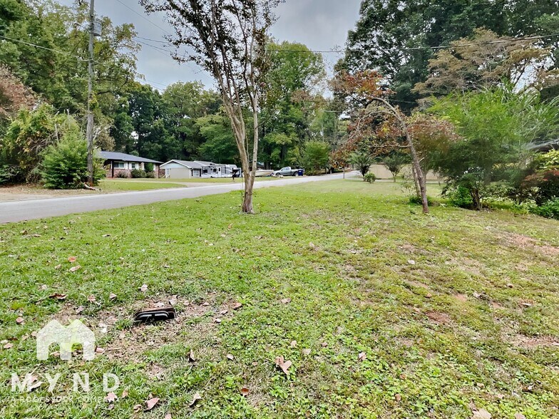 Building Photo - 6150 Lullwater Dr