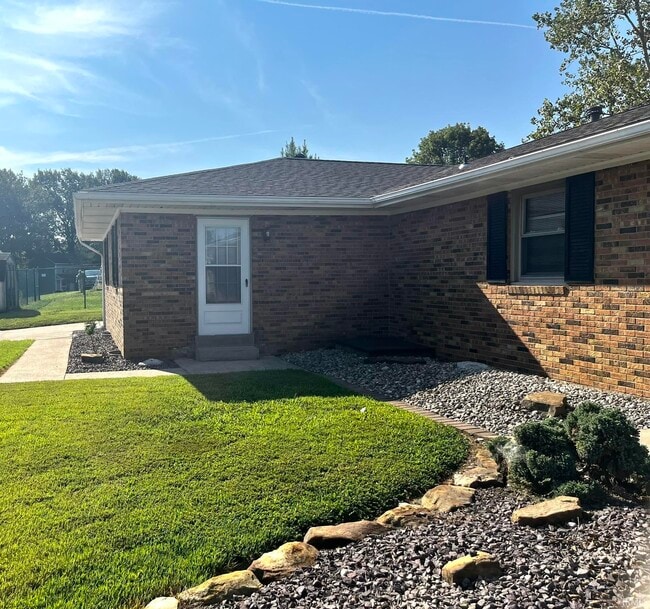 Building Photo - 4933 Richmond Dr