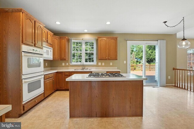 Building Photo - 9144 Big Springs Loop