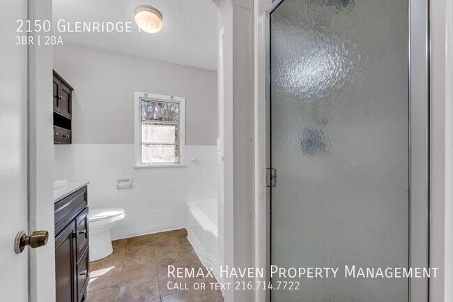 Building Photo - 2150 Glenridge Rd