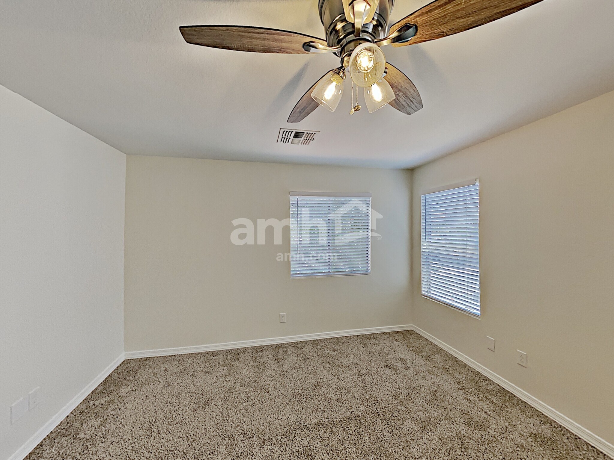 Building Photo - 8841 E Portobello Ave