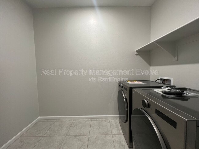 Building Photo - 3435 S 177th Dr