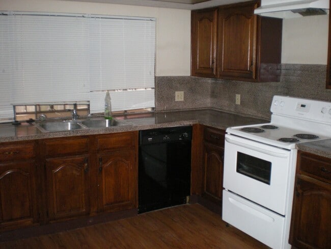 Building Photo - 15803 Samoa Way