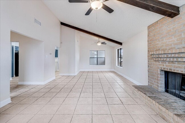 Building Photo - 985 Crossbill St