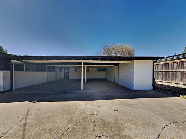 Building Photo - 2702 Wallin Dr