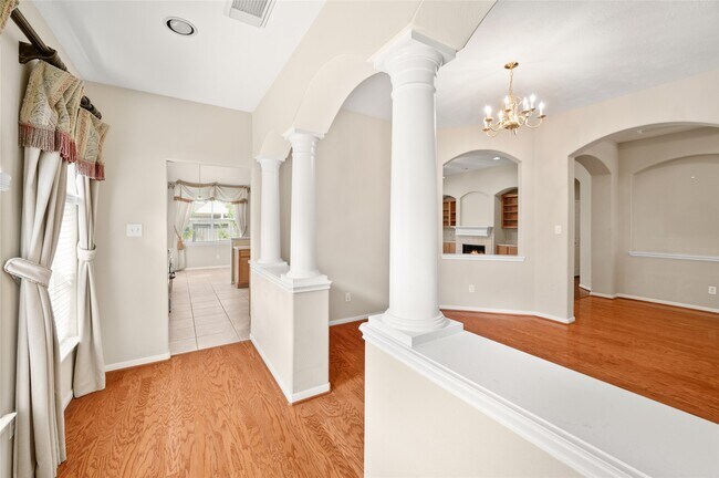 Building Photo - 11402 Bucks Bridge Ln