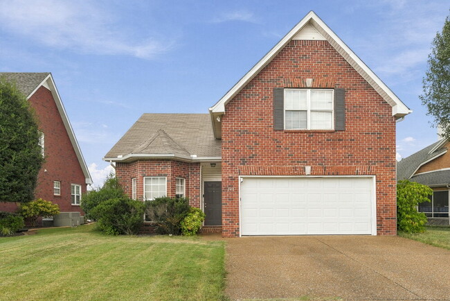 Building Photo - 727 Middleton Ln