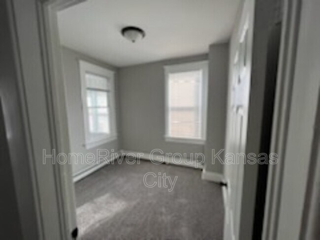 Building Photo - 2222 Jules St