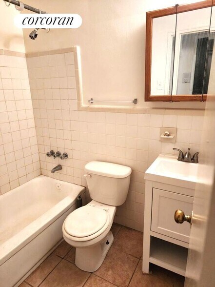 Building Photo - 120 W 73rd St
