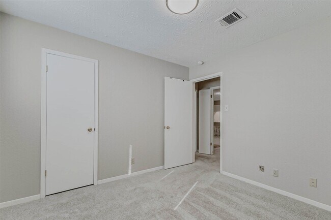 Building Photo - 22219 Elsinore Dr