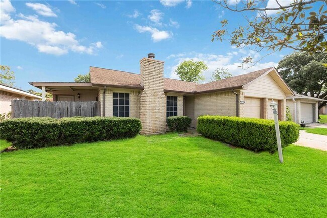 Building Photo - 16210 Delgado Dr