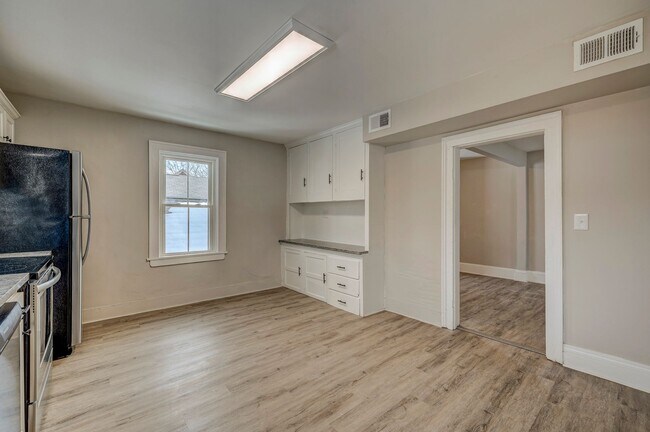 Building Photo - 4200 Whitman Ave