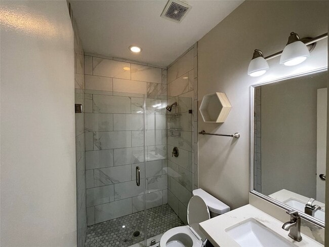 Building Photo - 5306 Eigel St